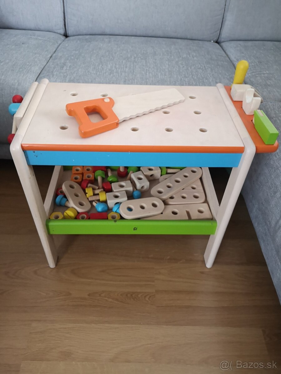 Drevený hrací stolík Montessori Dieľňa
