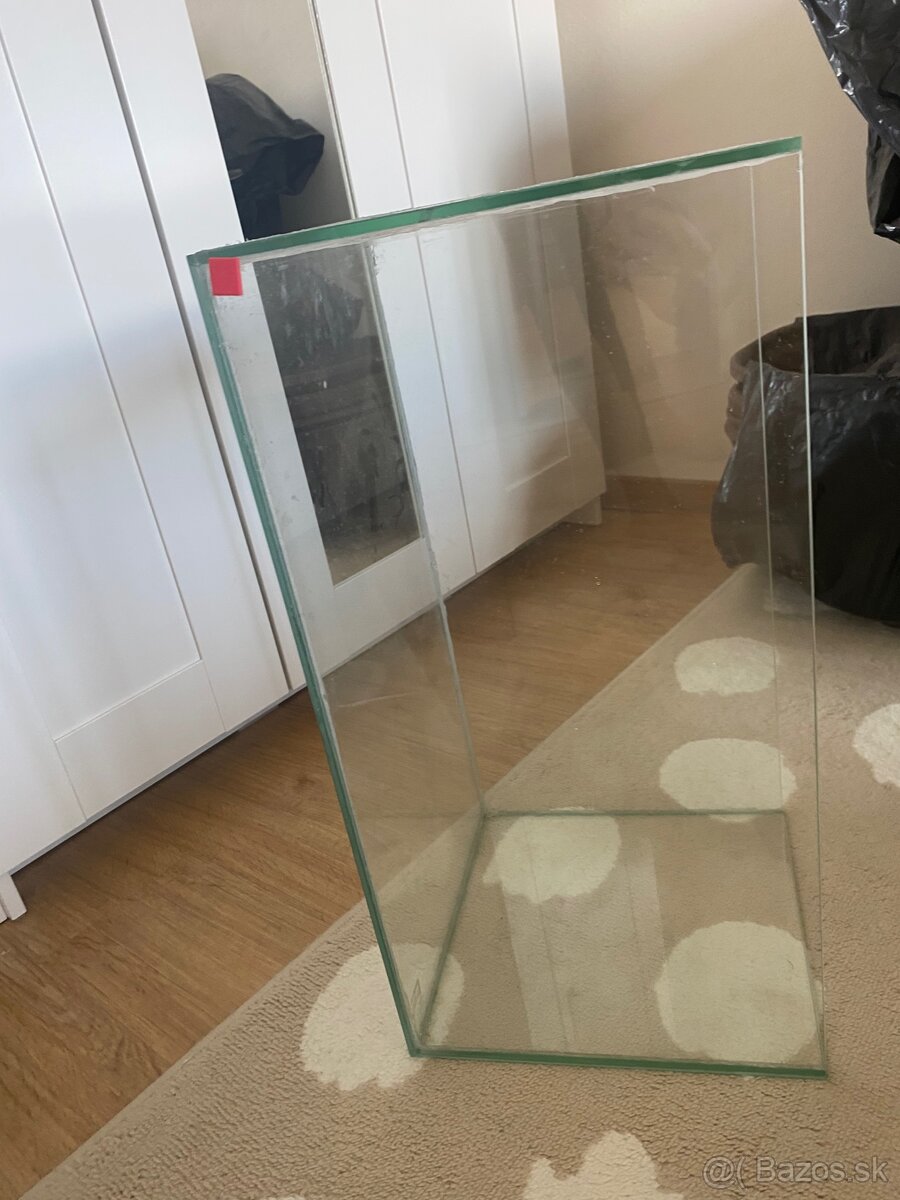 Akvarium bez prislusenstva cca 60l