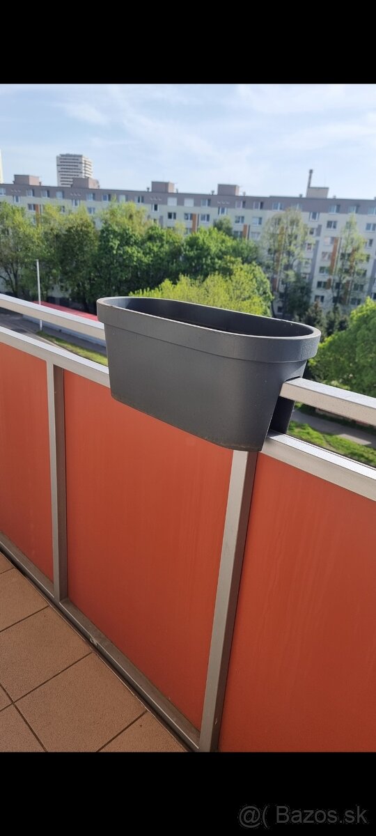 Kvetináč na balkón