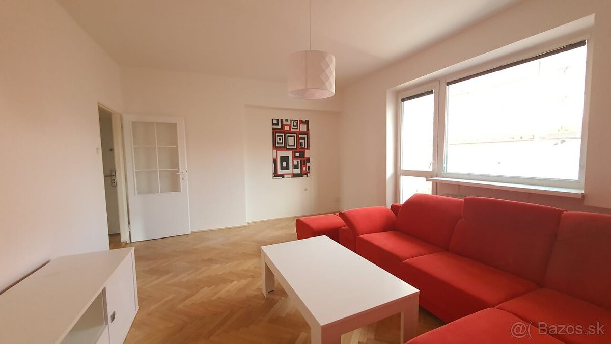 Prenájom 3 izbový byt Malá Praha, Cena: 850 €/mes