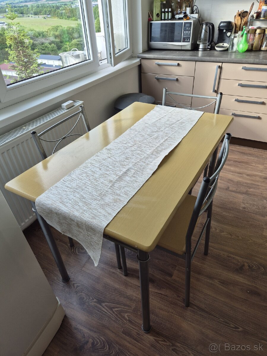 Jedálenský set