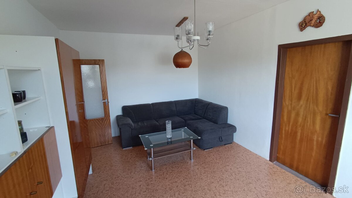 Prenajímam dvojizbový byt v centre v Stupavy