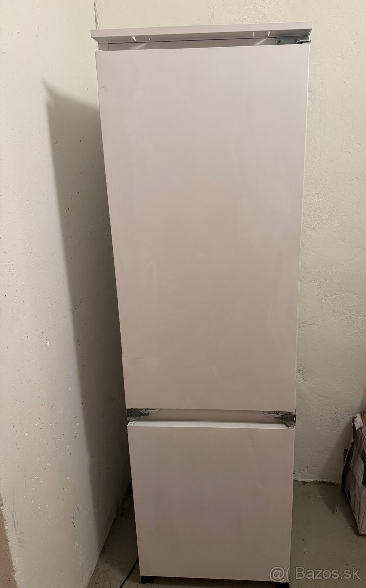 Vstavaná chladnička s mrazničkou Whirlpool