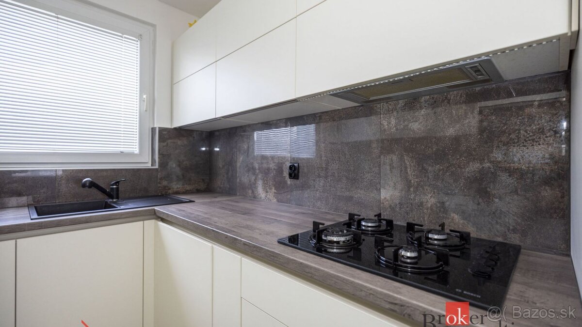 REZERVOVANÉ - PRENÁJOM 3-izbový byt s komorou a loggiou,71m2