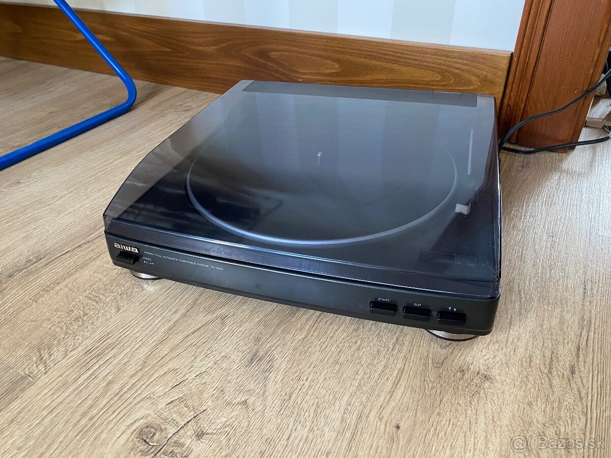 Gramofon AIWA PX855EZ - S novým nepoužívaným hrotom.