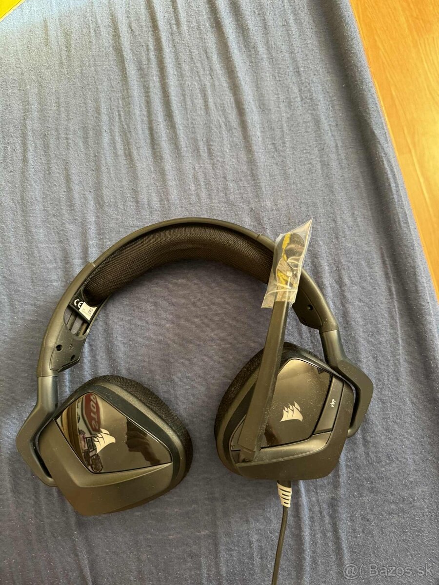 Predám herné sluchadlá Corsair void RGB elite usb