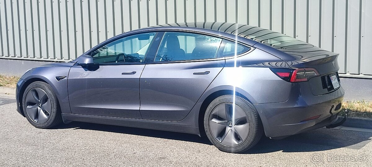 Tesla Model 3 Long Range 82kWh AWD, dual motor  20 745 € Mož