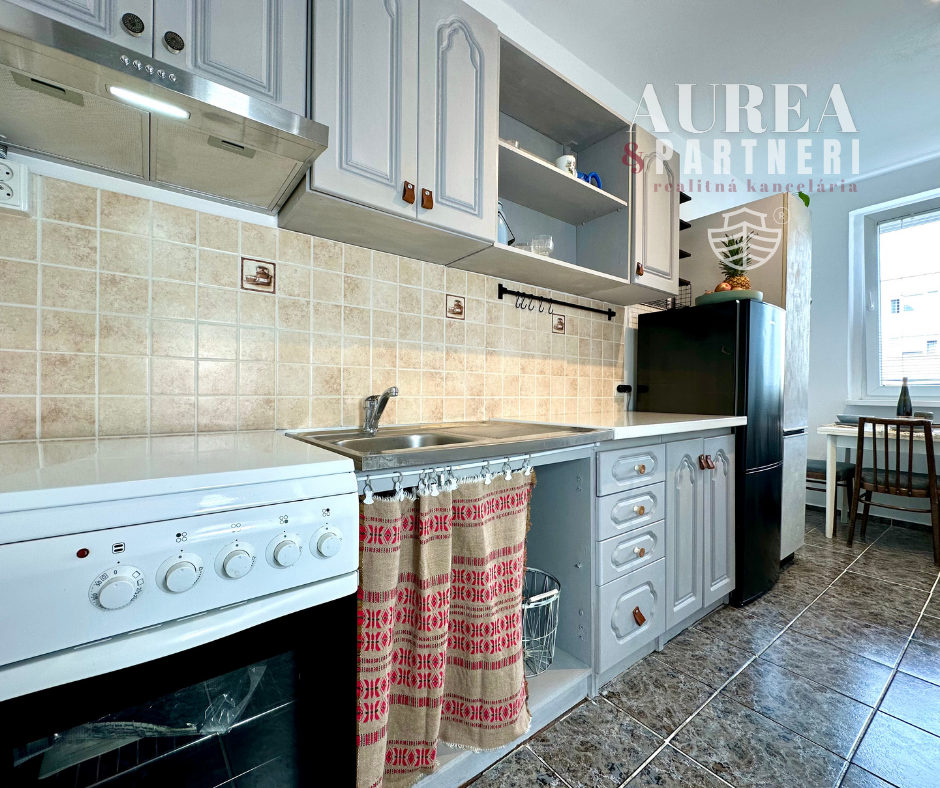 PRENÁJOM Zariadený 3-IZB byt T.Vansovej Nové Zámky pri centr