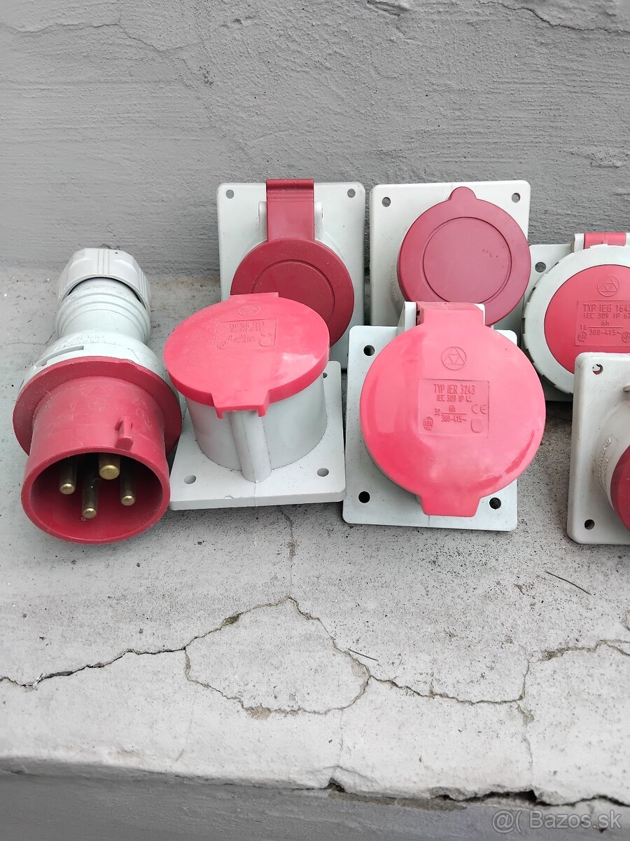 Panelové zasuvky 16A,32A/380V/6h.