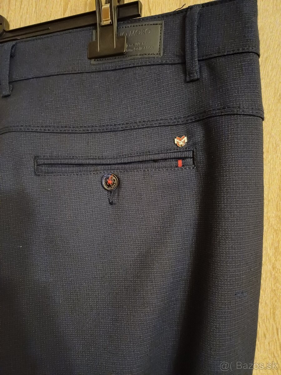 Pánske tmavomodré športovo-elegantné nohavice