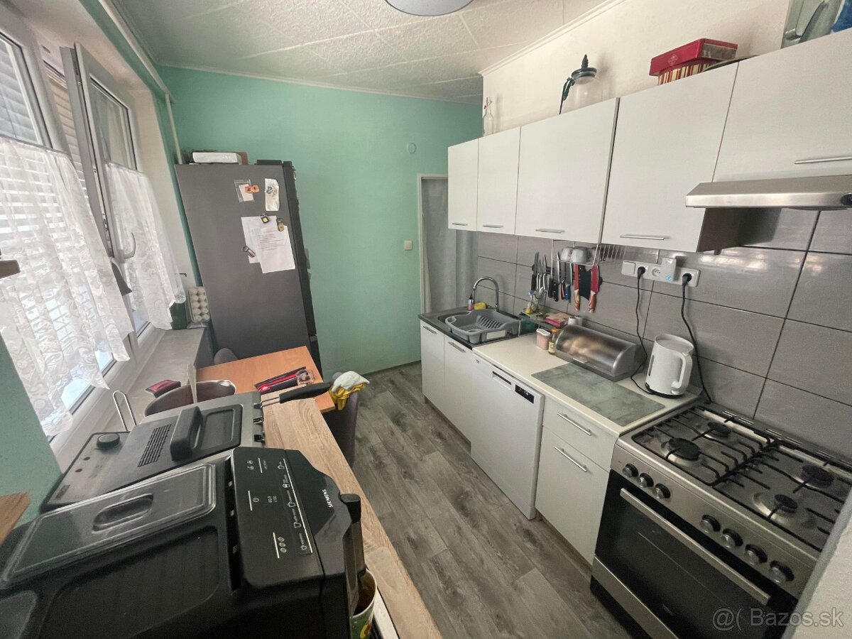 Zrekonštruovaný 3-izb. byt 70 m² + záhradka a garáž, Vrútky