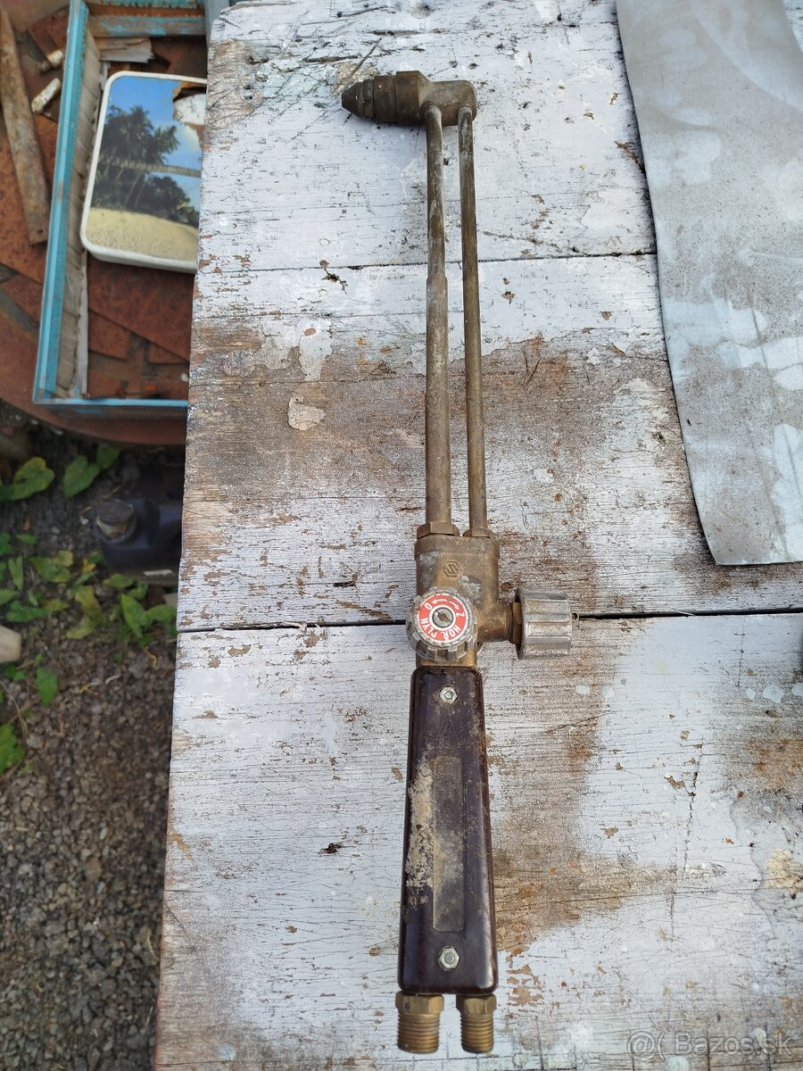 Rezak na kyslík plyn