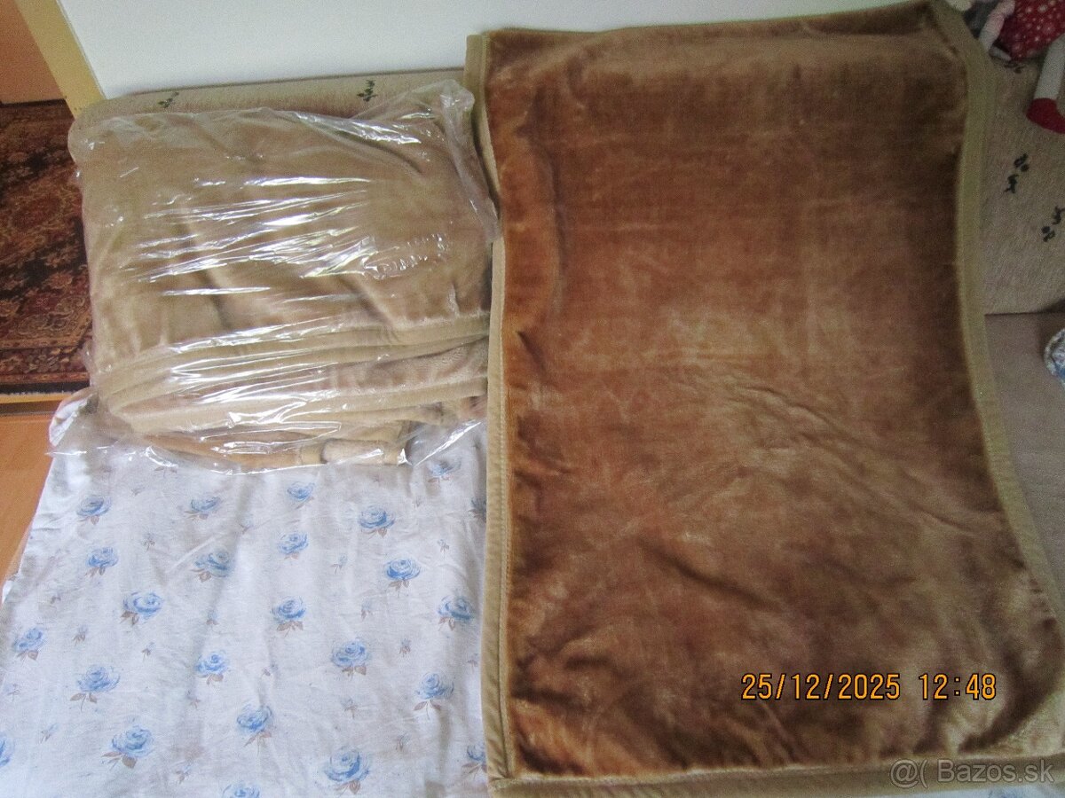 DEKA + dva prehozy na fotelky