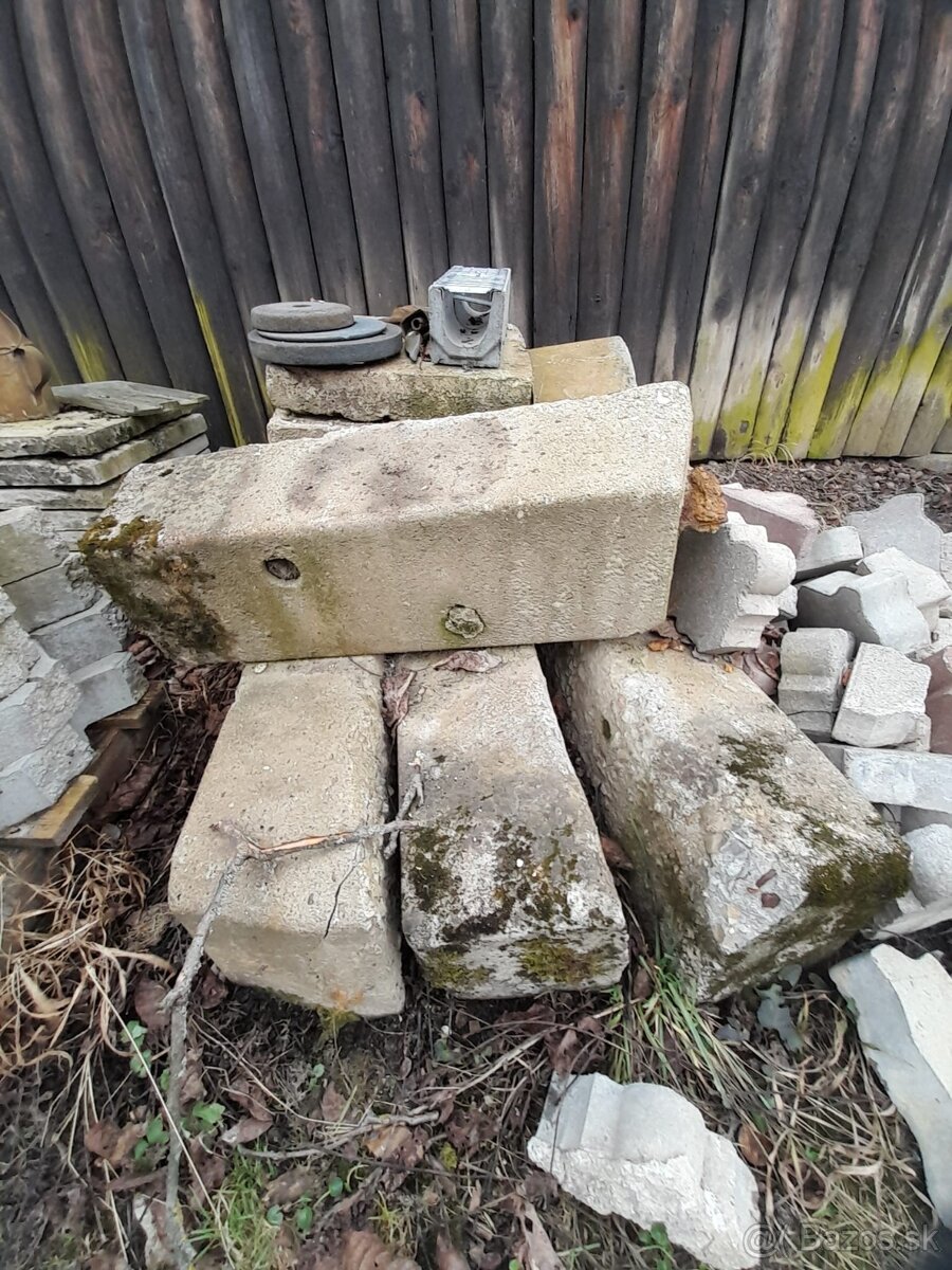 Darujem betónové podvaly