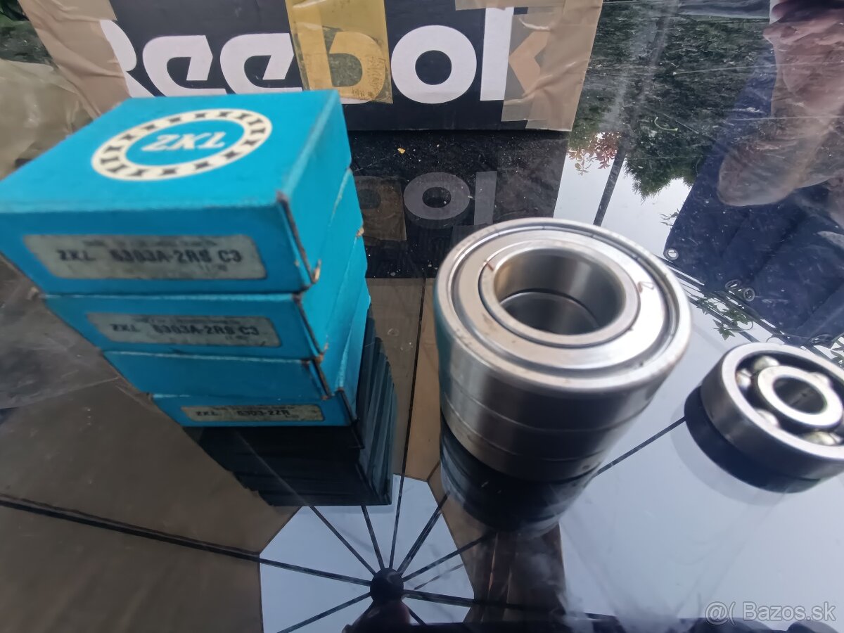Ložiská ZVL rôzne nové 24 ks