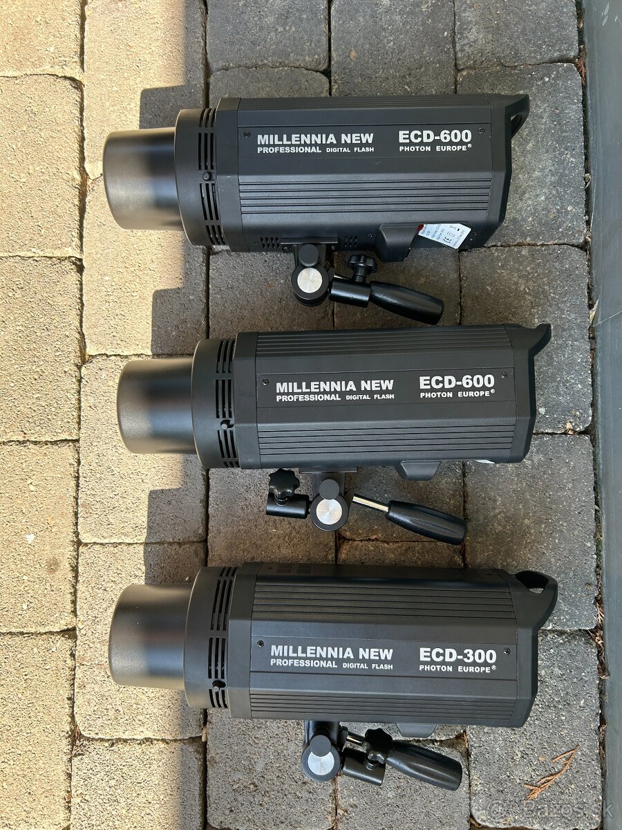 Štúdiové svetlá 600, 600, 300 Ws