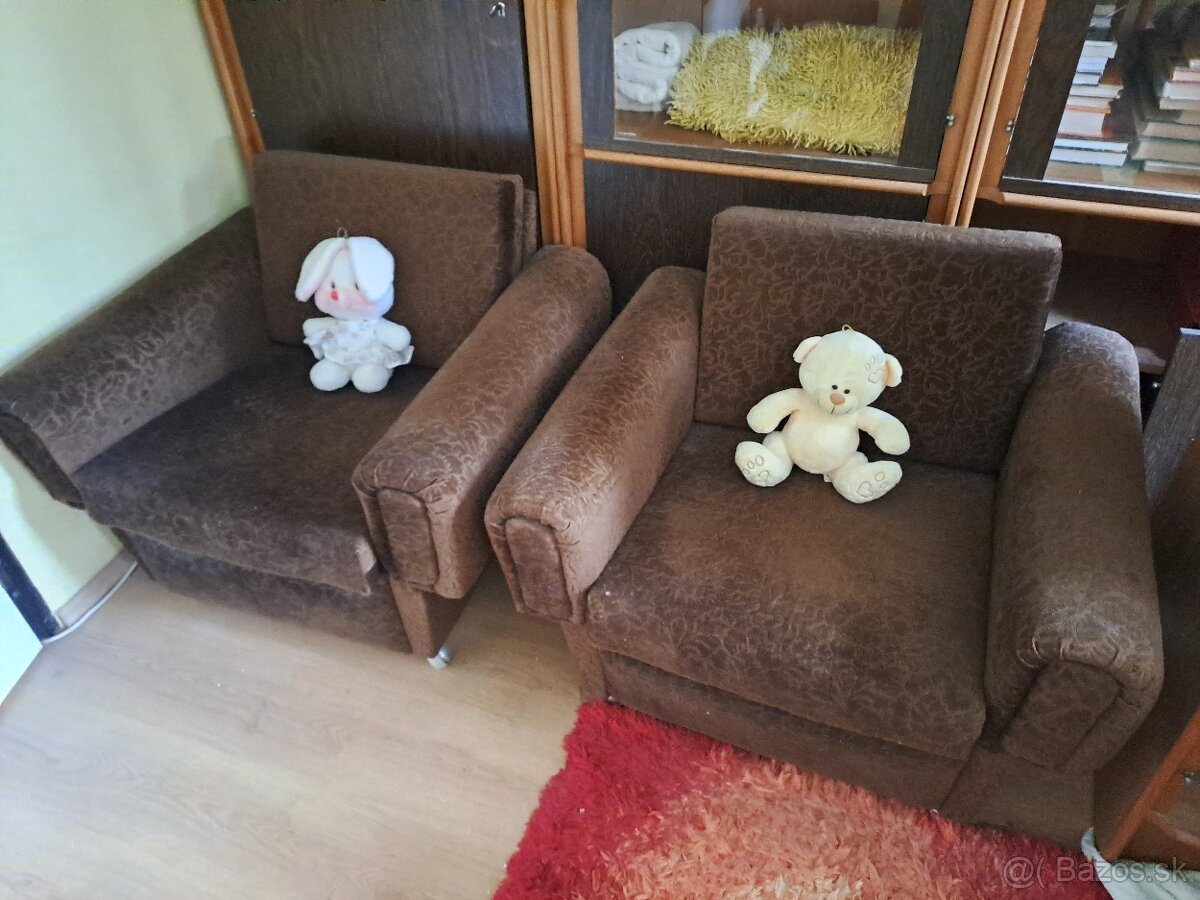 Darujeme 2×kresla