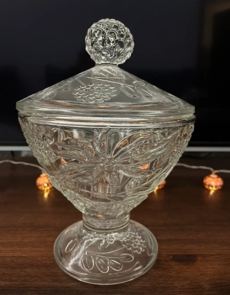 Sklenena ozdobna misa