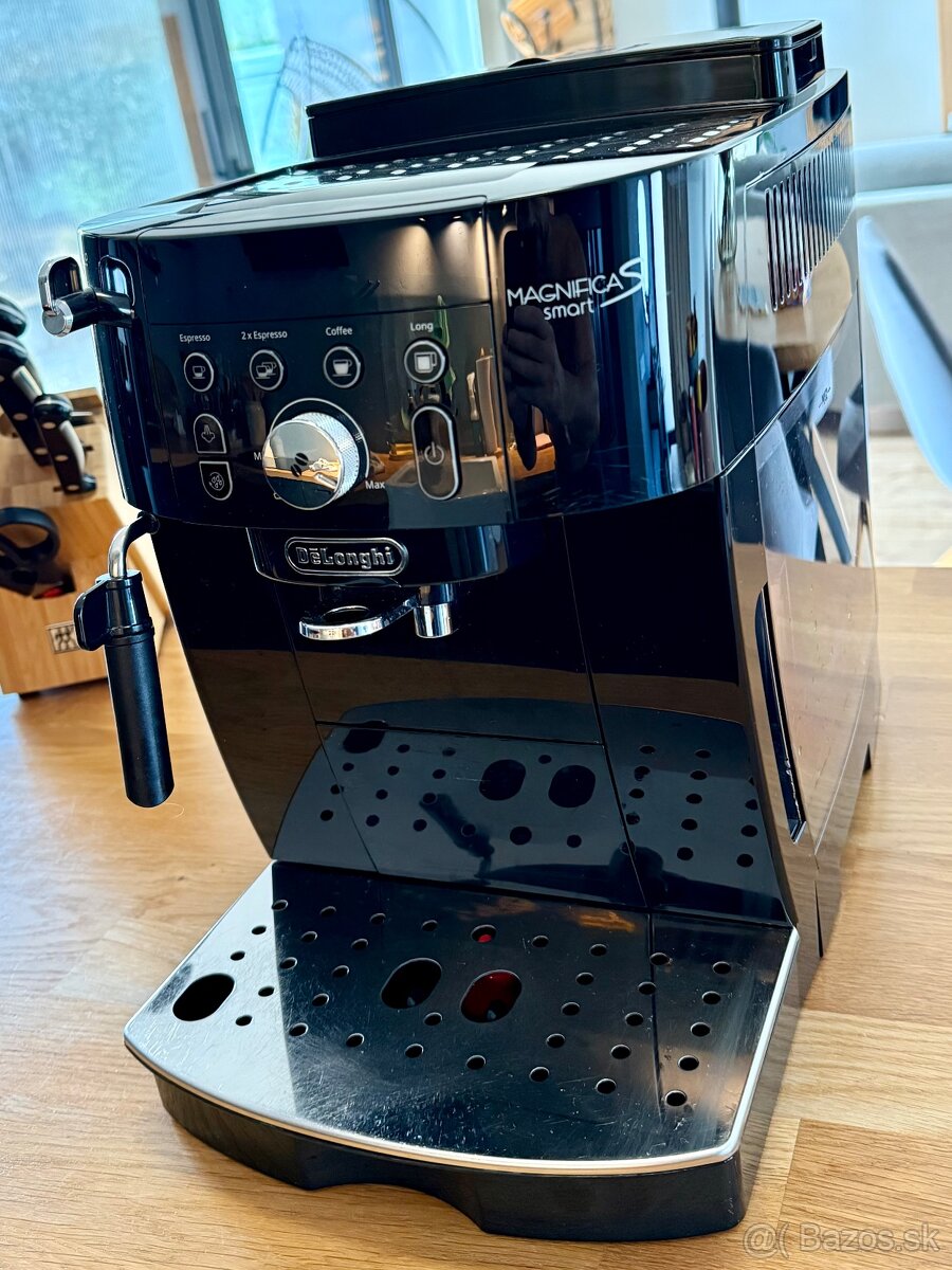 Automatický kávovar Delonghi Magnifica S Smart