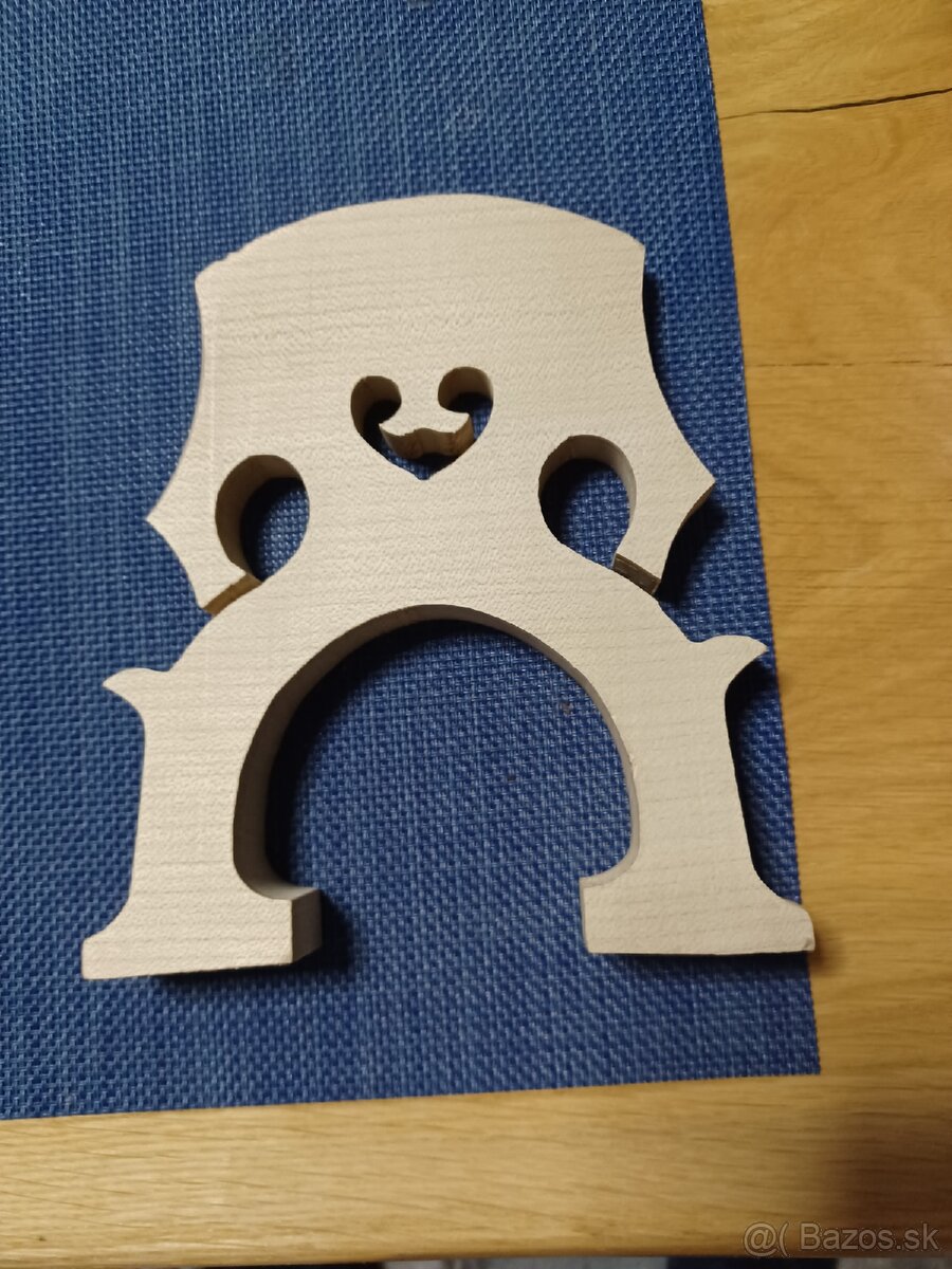 Kobylka na kontrabas