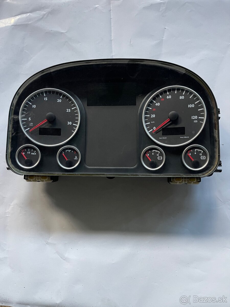 PŘÍSTROJOVÁ DESKA na MAN TGX TGS