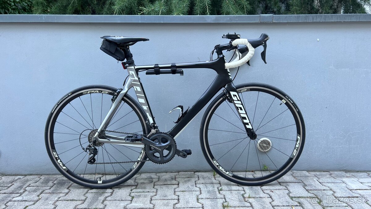 Karbónový cestný bicykel Giant Propel