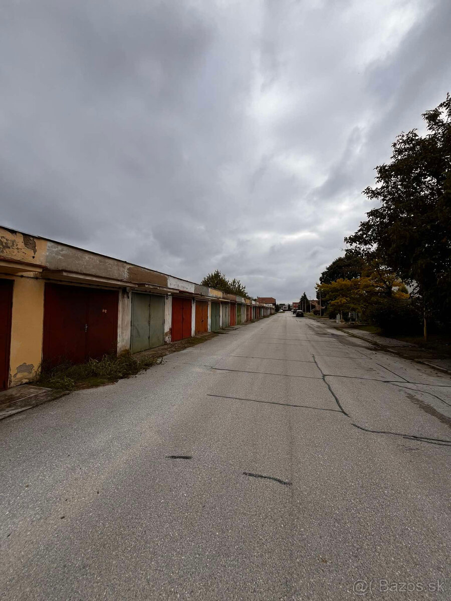 Predám garáž v Holíči