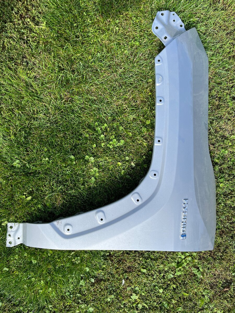 Ľavý predný blatník Toyota rav4 2019->