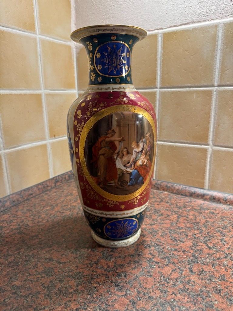 Starožitná porcelánová váza vo viedenskom štýle