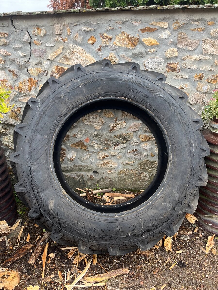 Traktorová pneu 16,9-34 8Pr