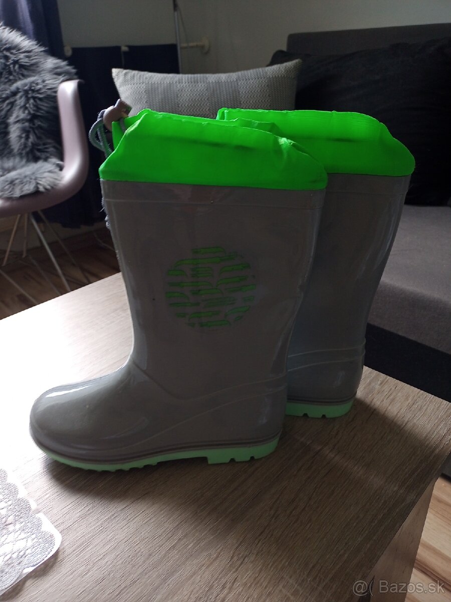 Predám detské kvalitné gumáky - nové