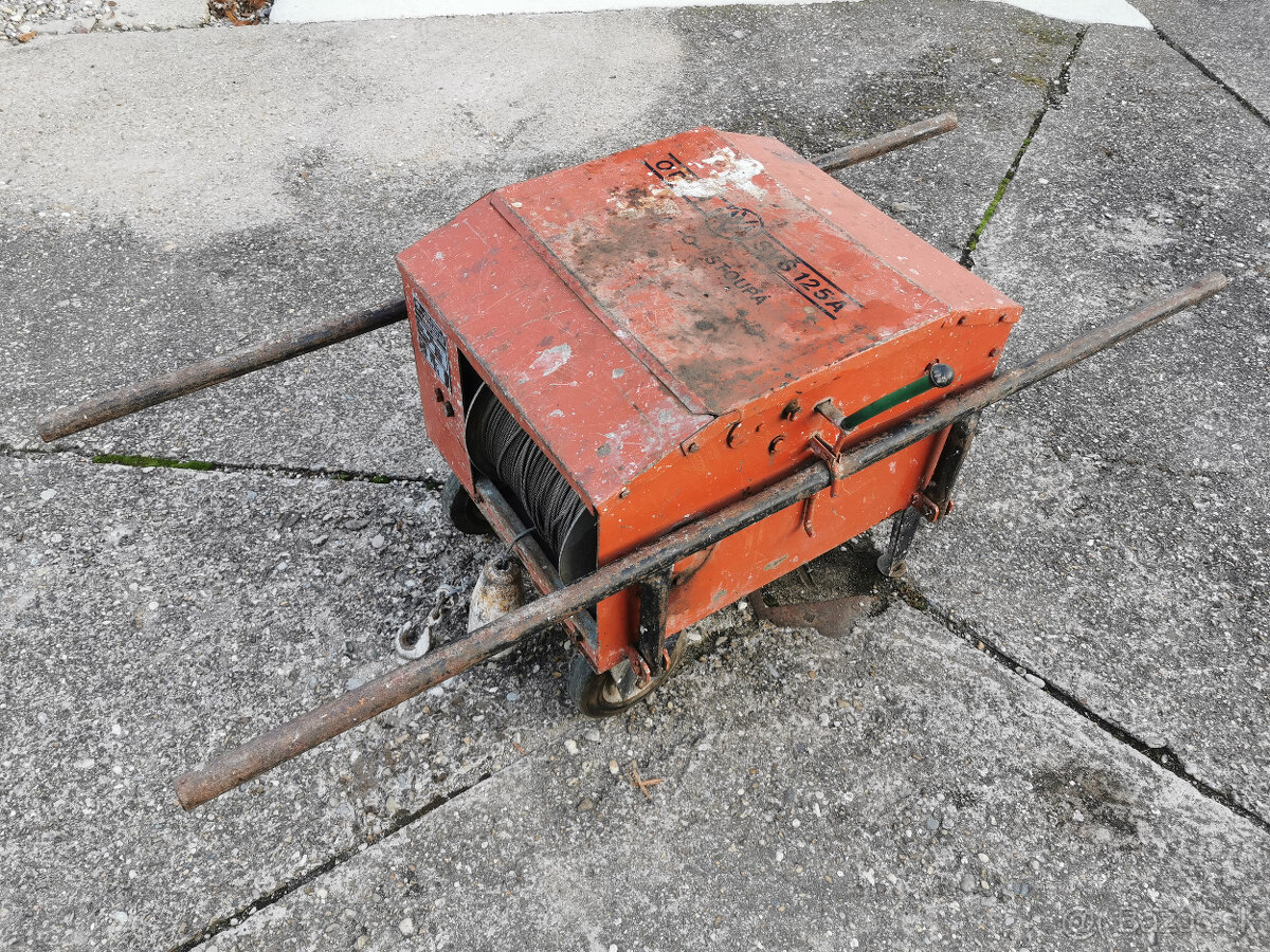 Stavebný výťah SVŠ 125 A