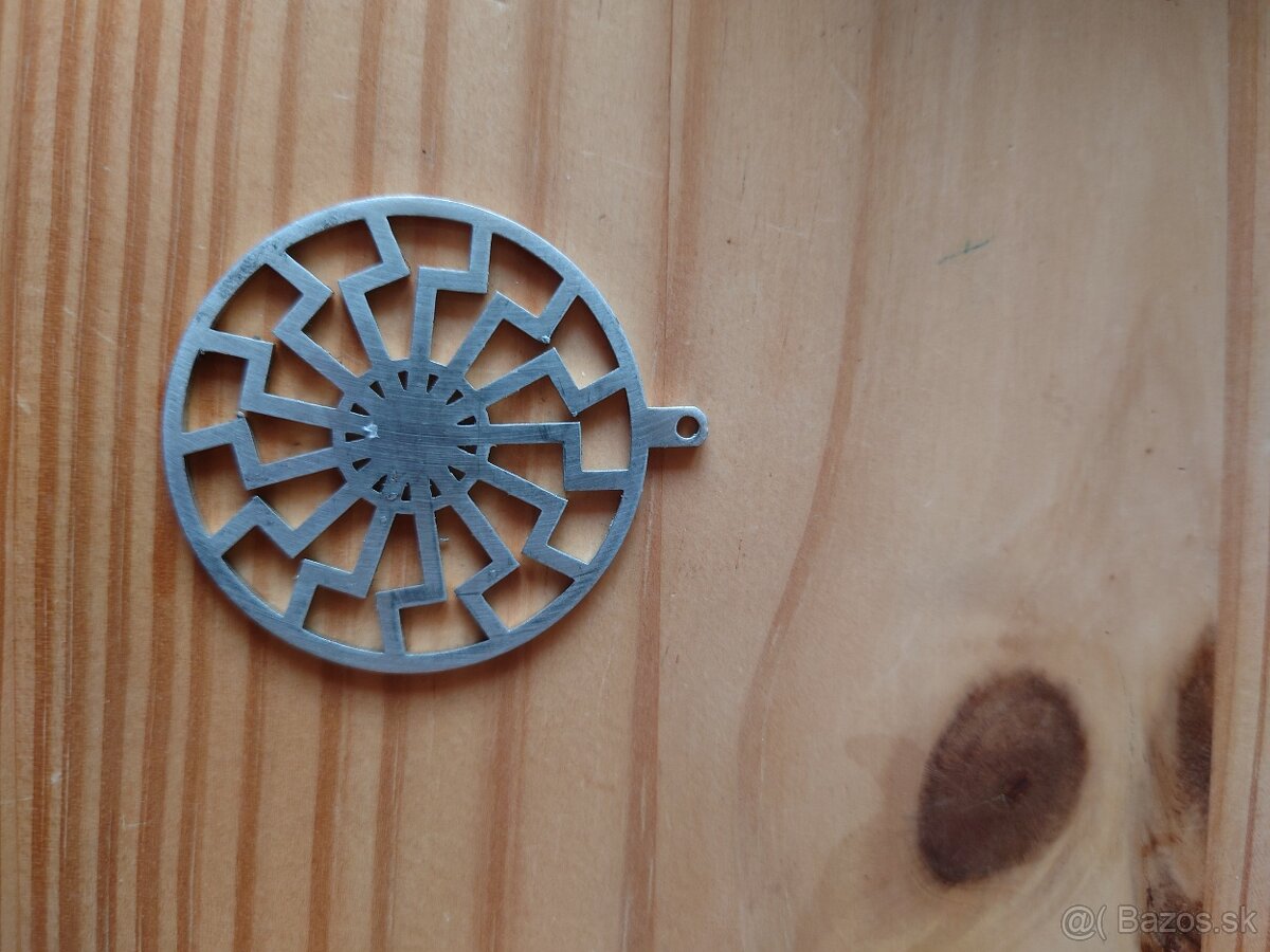 Predam privesky cierne slnko