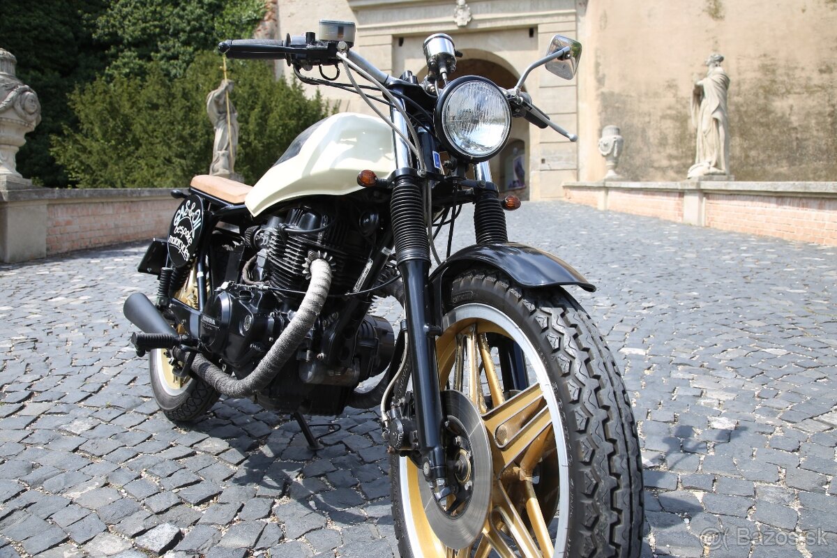 Honda CB 400 Cafe Racer
