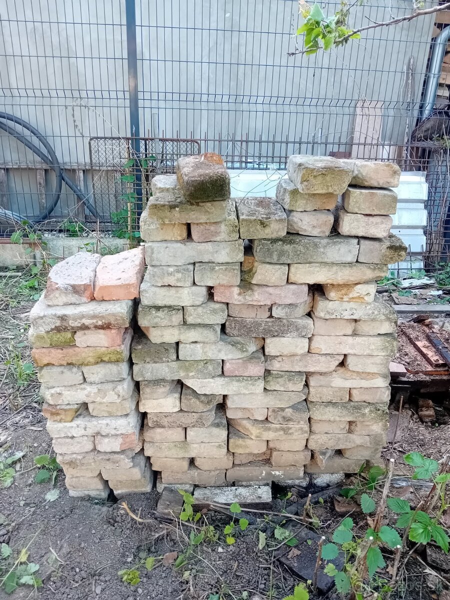 Darujem tehly za odvoz