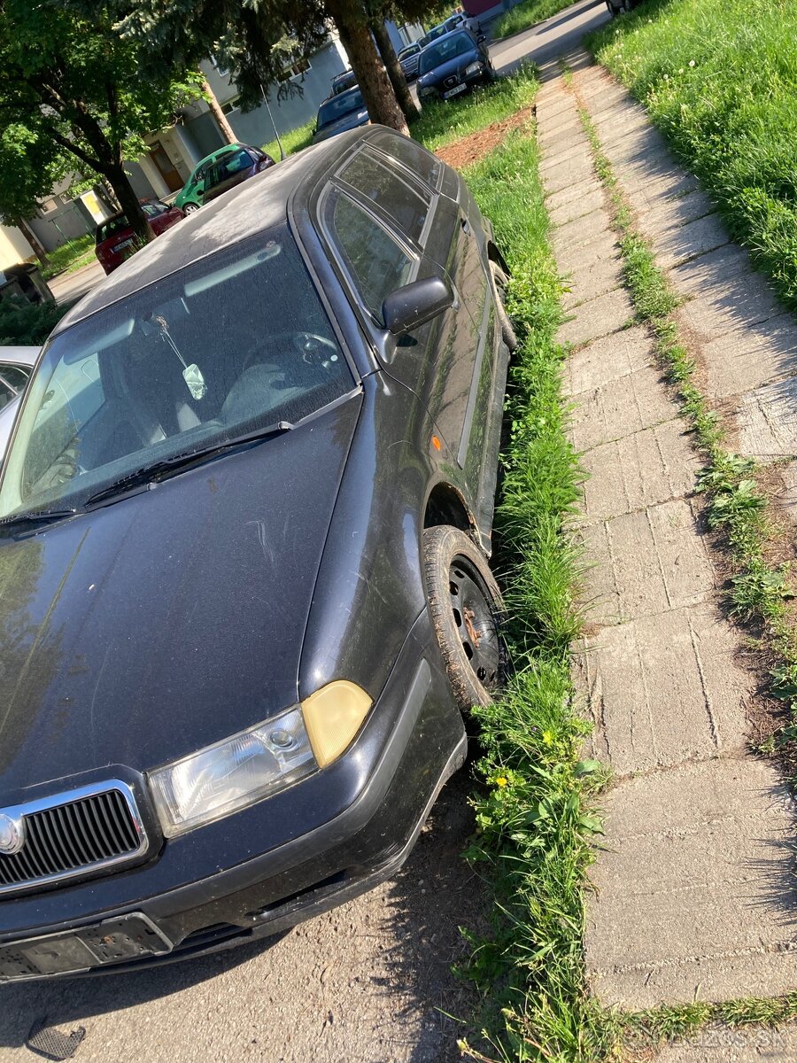 Škoda Octavia 1 1.9 Škoda Felicia 1.3