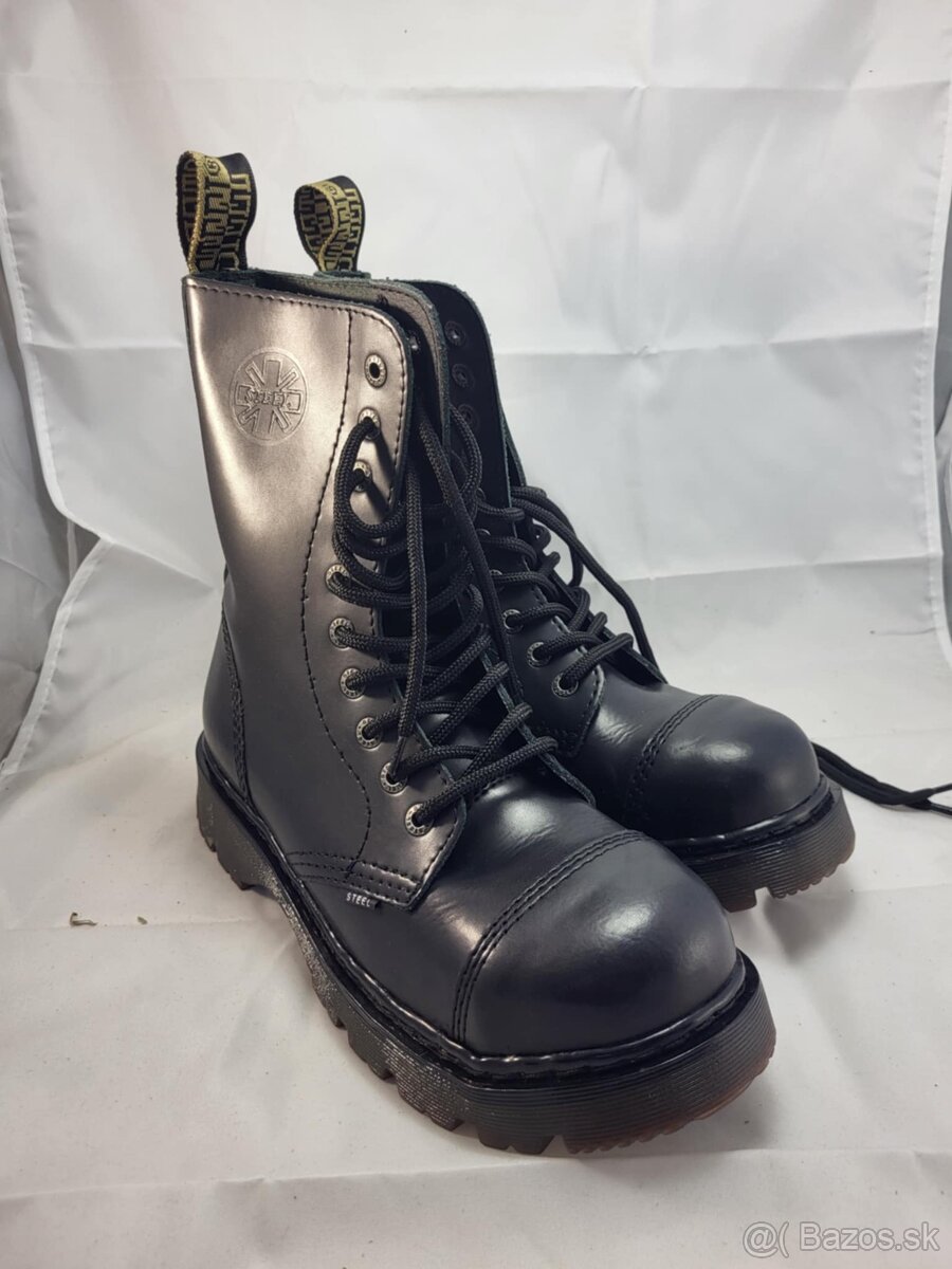 STEEL boty 10 dierkové čierne AIR 40