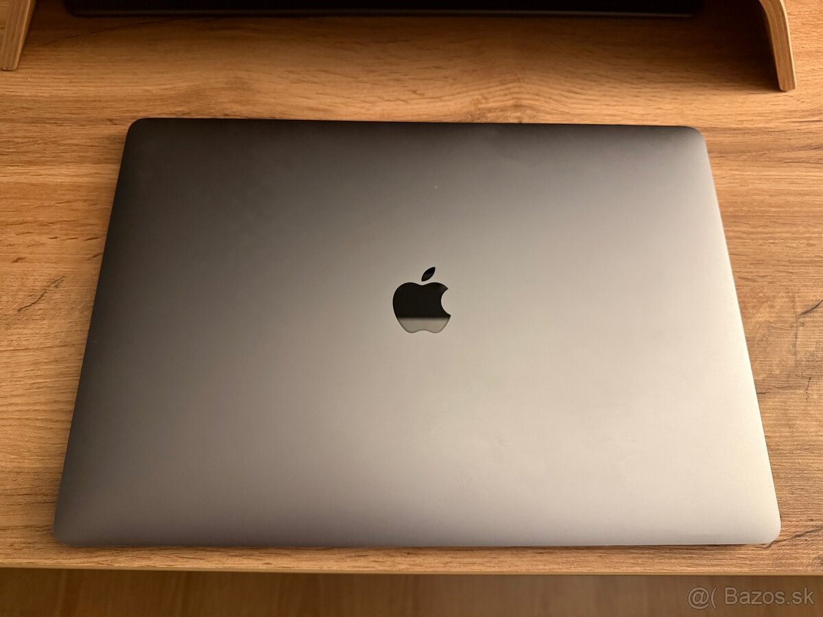 MacBook Pro 15” Retina I7 16GB
