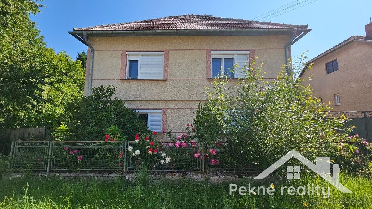 Predaj 5 izbového rodinného domu v obci Očová