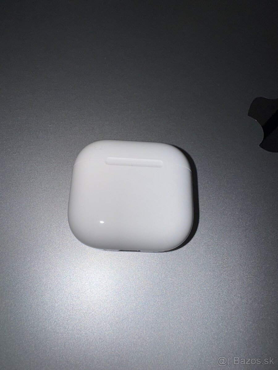 AirPods 4 - Nabíjacie púzdro [100% STAV]