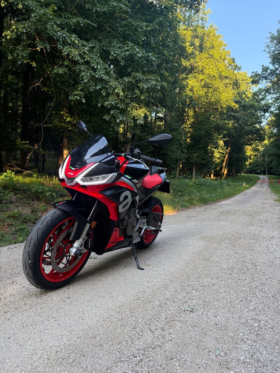 Aprilia Tuono 660