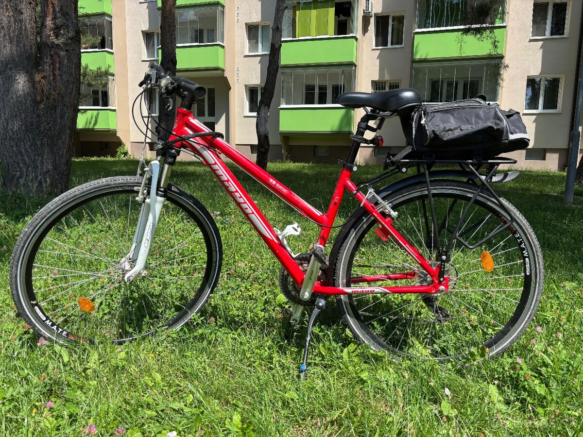 Dámsky trekový bicykel