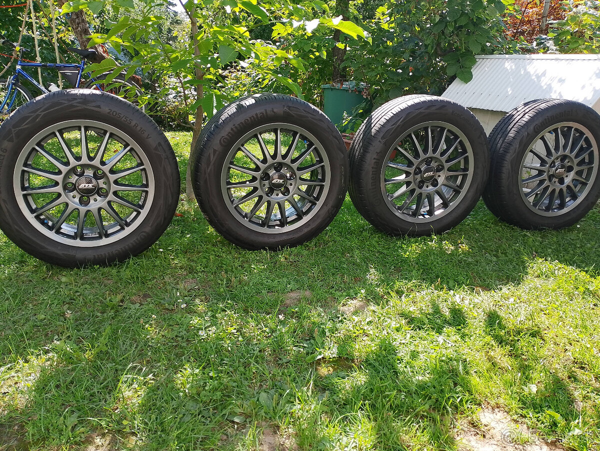 Hliníkové alu disky Renault 5x114,3 s letnými pneu R16