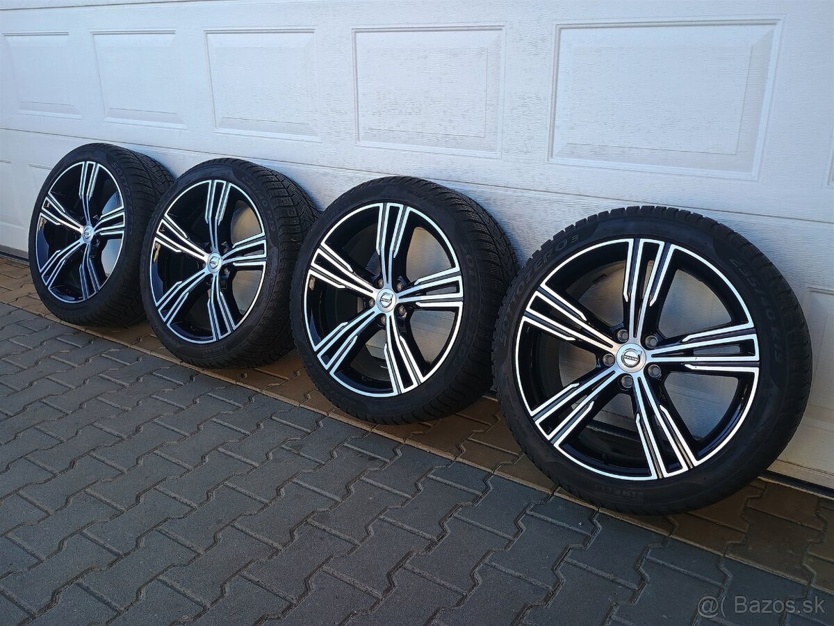 Orig. zimná sada Volvo + pneu 235/40 R19