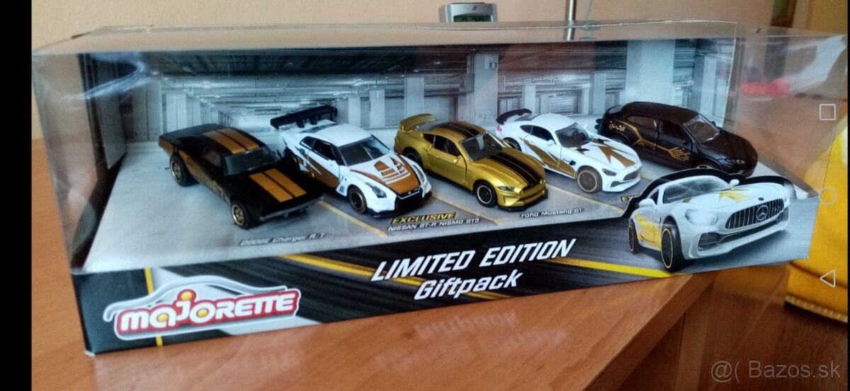 Modely autíčok Majorette 1:64