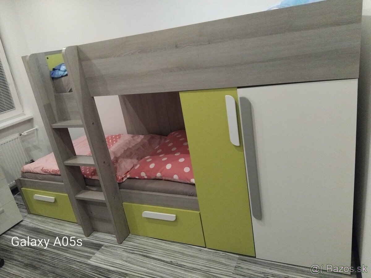 Poschodová posteľ