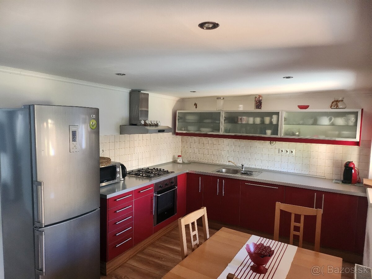 Dám do podnájmu vetší 3 izb dom v Malackách