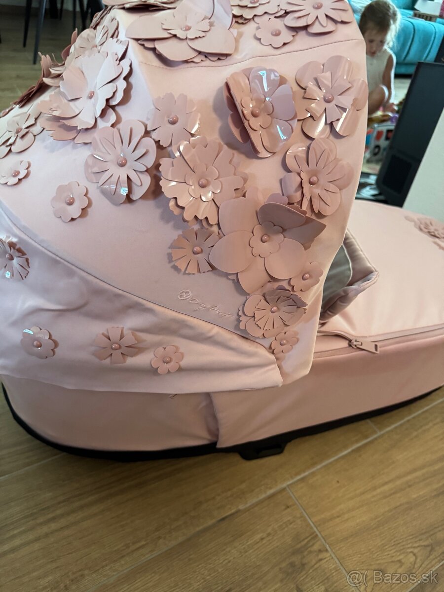 Predám hlbokú vaničku a vajíčko Cybex Priam Flowers🌸