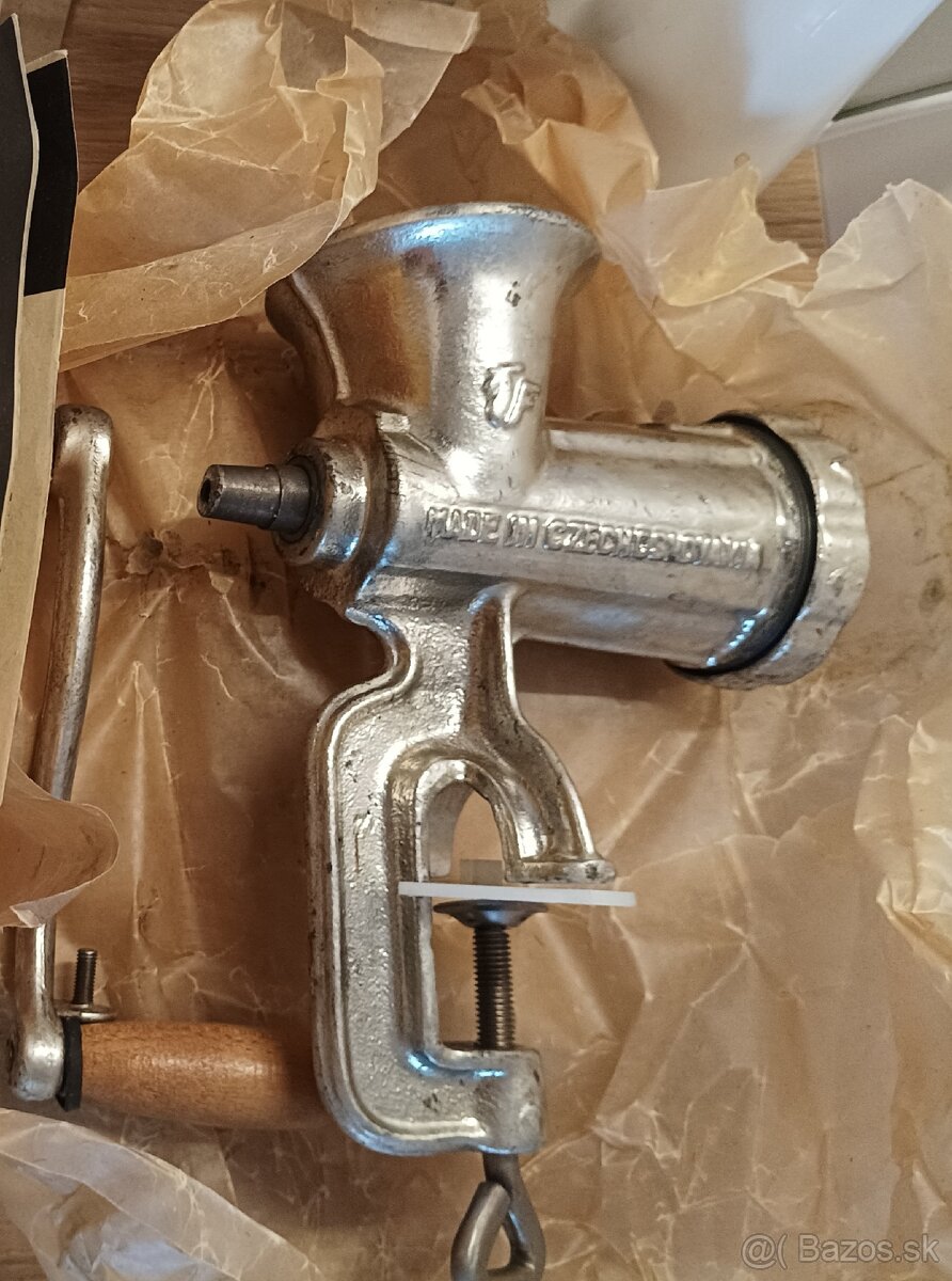 Ručný strojček na mletie mäsa č.8 - Sfinx