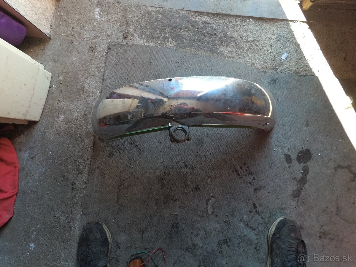 Predný blatník na jawu.